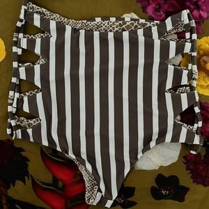 (SOLD) Acacia Swimwear Queens bottom